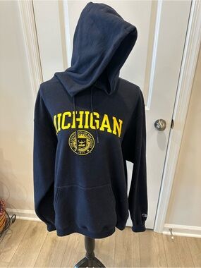University of Michigan Navy Hoodie with Yellow Logo Size Large